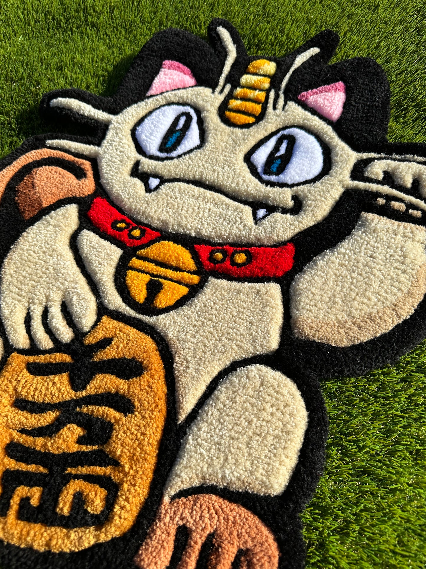 Meowth lucky cat