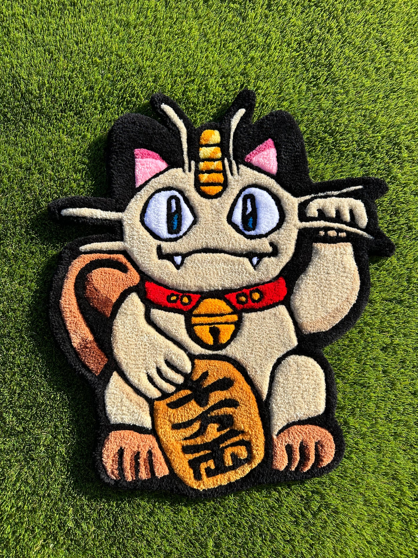 Meowth lucky cat